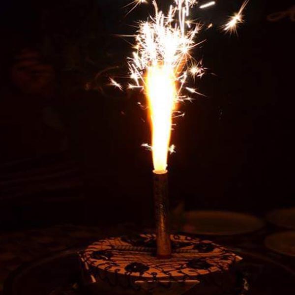 1 SPARKLING CANDLE
