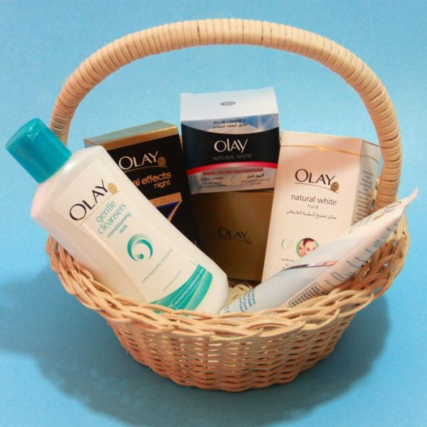 OLAY GIFT HAMPER