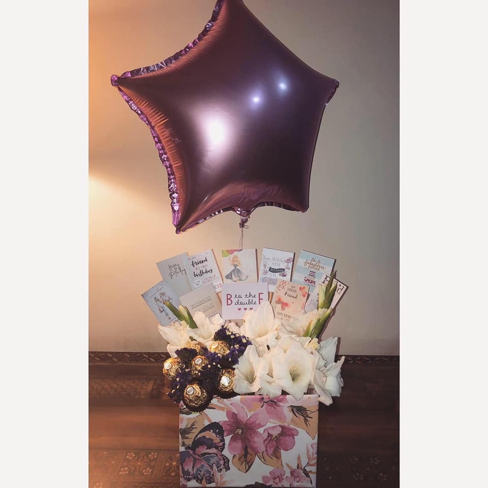 GREATEST GIFT BASKET WITH CARDS AND BALLOON