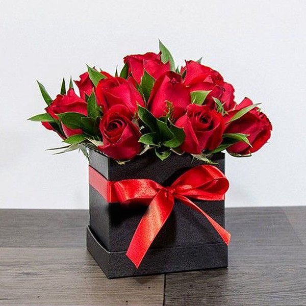 RED ROSES FLOWERS LOVE BOX