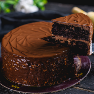 FERRERO CLASSIC CAKE BY DELIZIA CAKES