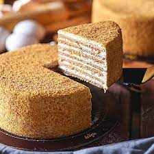 HONEY LAYER CAKE BY DELIZIA CAKES