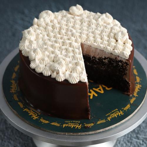 MARS CHOCOLATE CAKE BY HOBNOB BAKERS