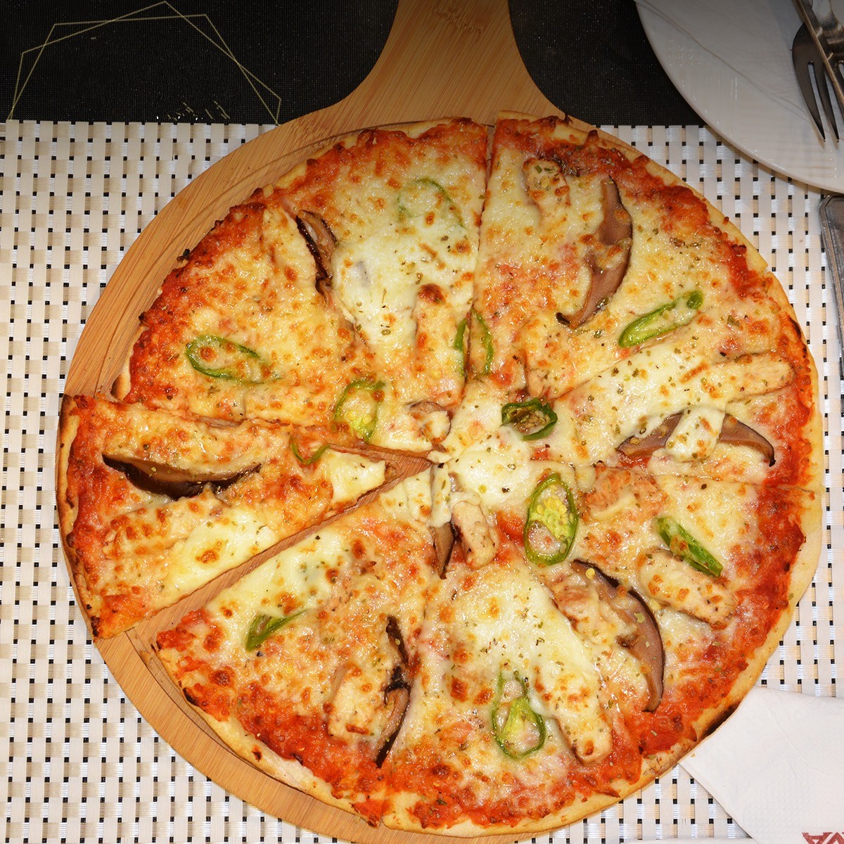 VEGGIE LARGE PIZZA DEAL FROM TEHZEEB