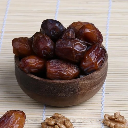 PREMIUM QUALITY DATES IN WOOD BASKET/GIFT BOX 1 KG
