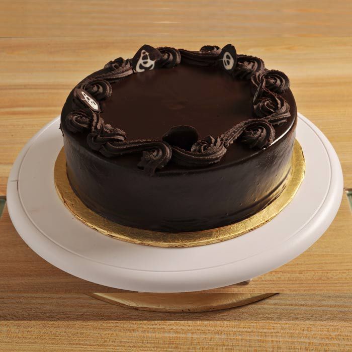 CHOCOLATE FUDGE CAKE