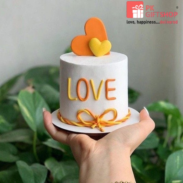 SUNSHINE MINI LOVE FONDANT CAKE