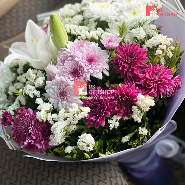 CRYSANTHYMUM & BABY BREATH BOUQUET