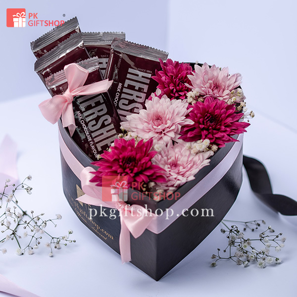 BLOOM & BITE HEART BOX