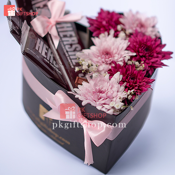 BLOOM & BITE HEART BOX